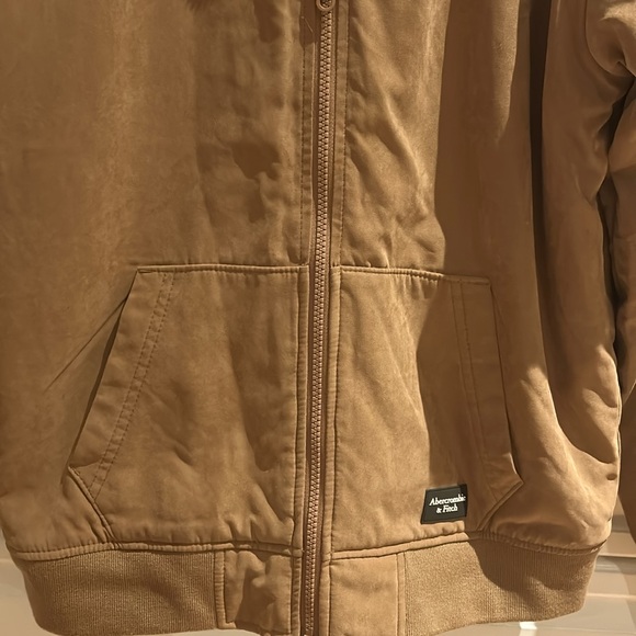 BNWOT boys Abercrombie Kids hooded utility jacket. - Picture 4 of 7